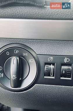 Минивэн Volkswagen Touran 2007 в 