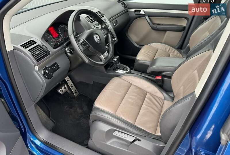 Минивэн Volkswagen Touran 2008 в Александрие