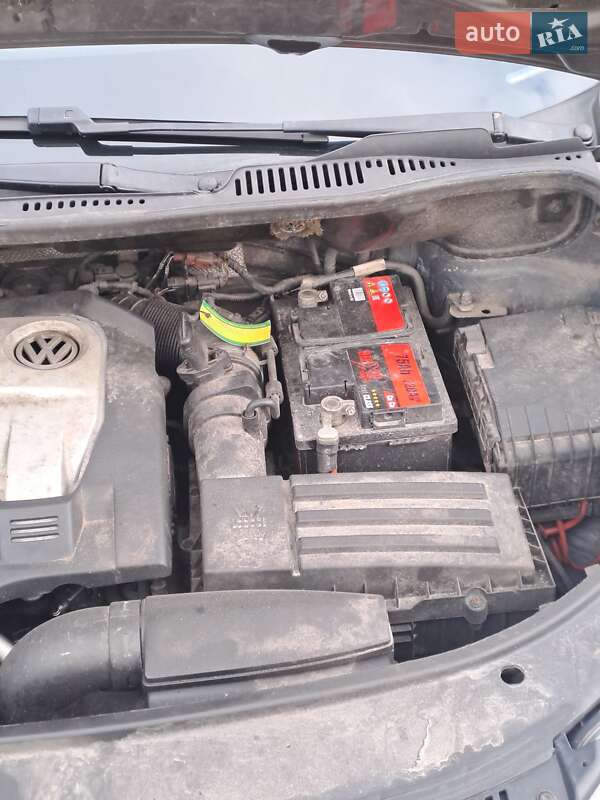 Минивэн Volkswagen Touran 2010 в Звягеле