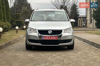 Мінівен Volkswagen Touran 2008 в Сарнах