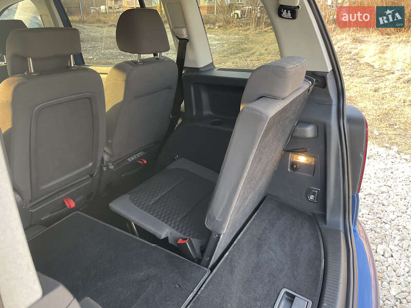 Мінівен Volkswagen Touran 2007 в Тернополі