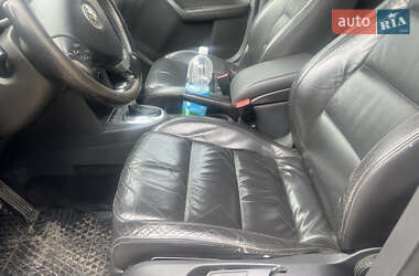 Минивэн Volkswagen Touran 2008 в 