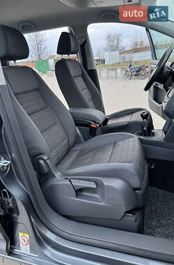 Минивэн Volkswagen Touran 2006 в 