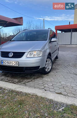 Минивэн Volkswagen Touran 2003 в Шумске