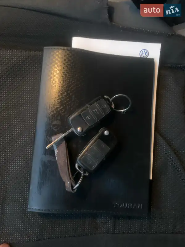 Мінівен Volkswagen Touran 2006 в Хирові документ
