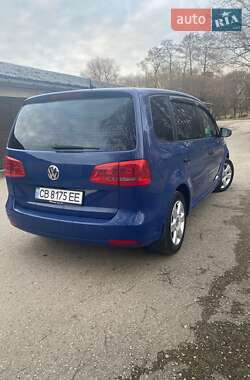 Минивэн Volkswagen Touran 2011 в Чернигове