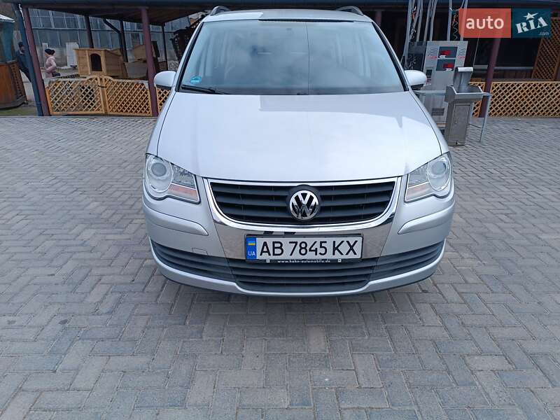 Минивэн Volkswagen Touran 2008 в 