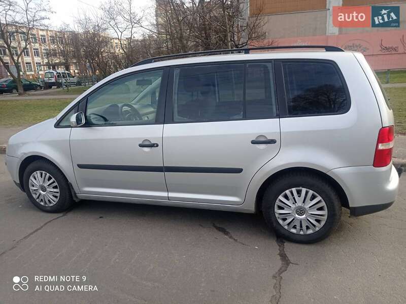 Минивэн Volkswagen Touran 2003 в Киеве