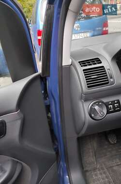 Минивэн Volkswagen Touran 2005 в 