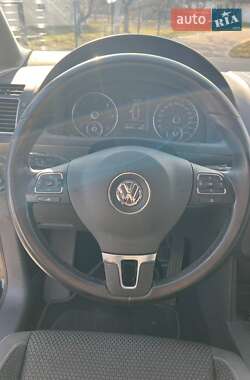 Минивэн Volkswagen Touran 2015 в 