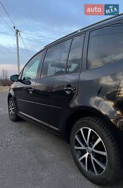 Минивэн Volkswagen Touran 2015 в 