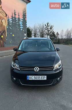 Минивэн Volkswagen Touran 2015 в 