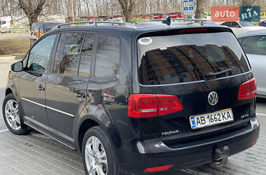 Минивэн Volkswagen Touran 2011 в 