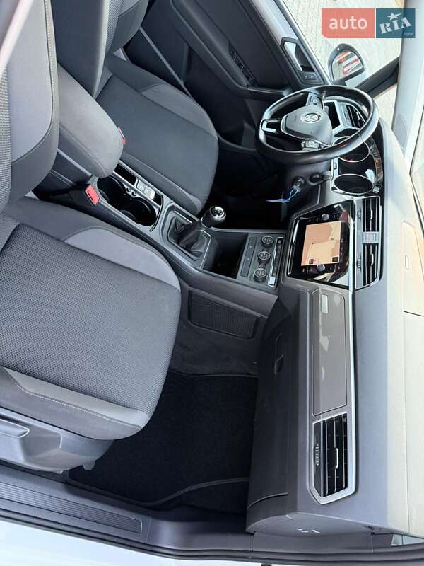 Микровэн Volkswagen Touran 2019 в Харькове фото 12 Микровэн Volkswagen Touran 2019 в Харькове