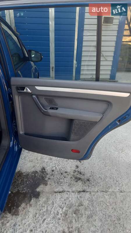 Мінівен Volkswagen Touran 2011 в Бориславі