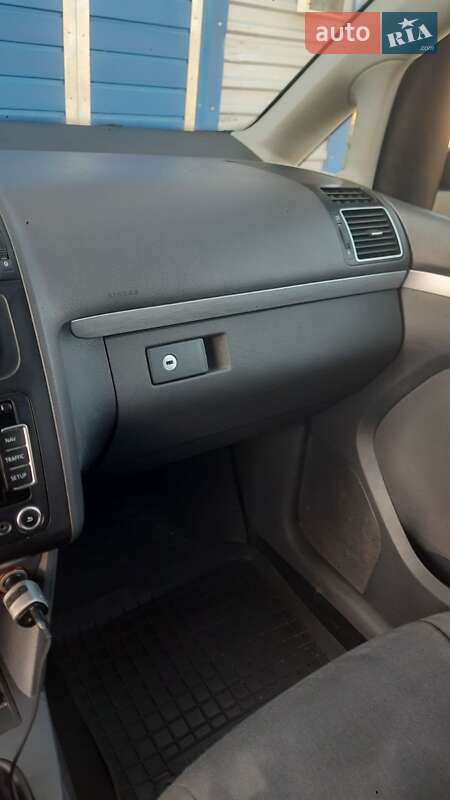 Мінівен Volkswagen Touran 2011 в Бориславі