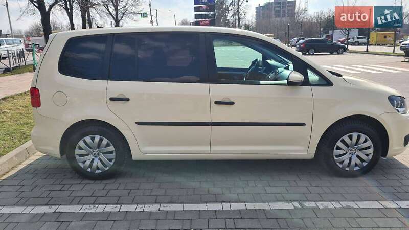 Минивэн Volkswagen Touran 2014 в Хмельницком