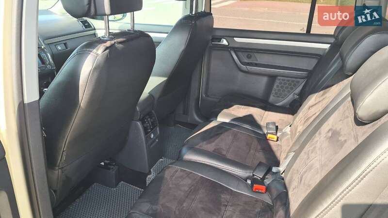 Минивэн Volkswagen Touran 2014 в Хмельницком