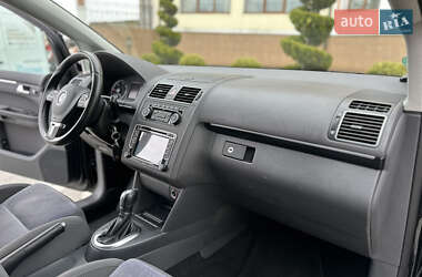 Минивэн Volkswagen Touran 2011 в 