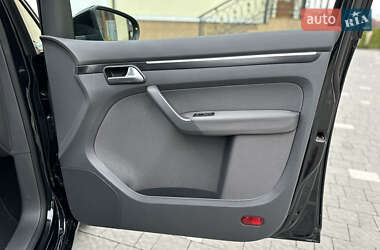Минивэн Volkswagen Touran 2011 в 