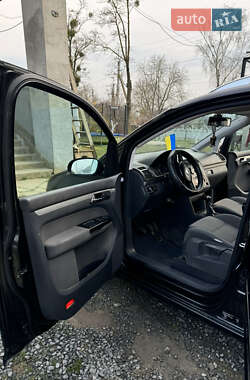Мінівен Volkswagen Touran 2005 в 