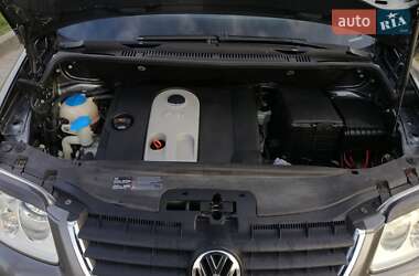 Минивэн Volkswagen Touran 2004 в 