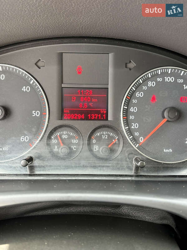 Минивэн Volkswagen Touran 2009 в Киеве
