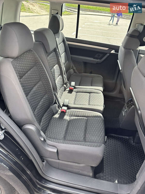 Минивэн Volkswagen Touran 2009 в Киеве