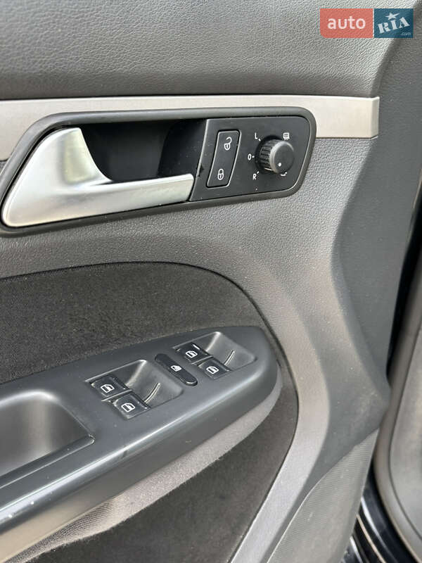 Минивэн Volkswagen Touran 2009 в Киеве