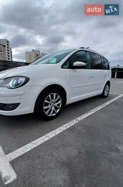 Минивэн Volkswagen Touran 2010 в 