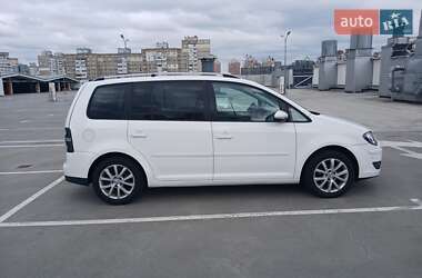 Минивэн Volkswagen Touran 2010 в 