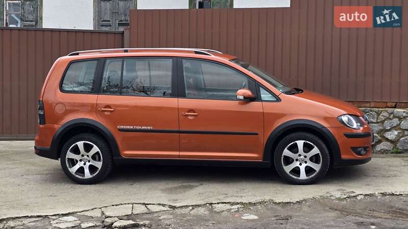Мінівен Volkswagen Touran 2008 в Полтаві