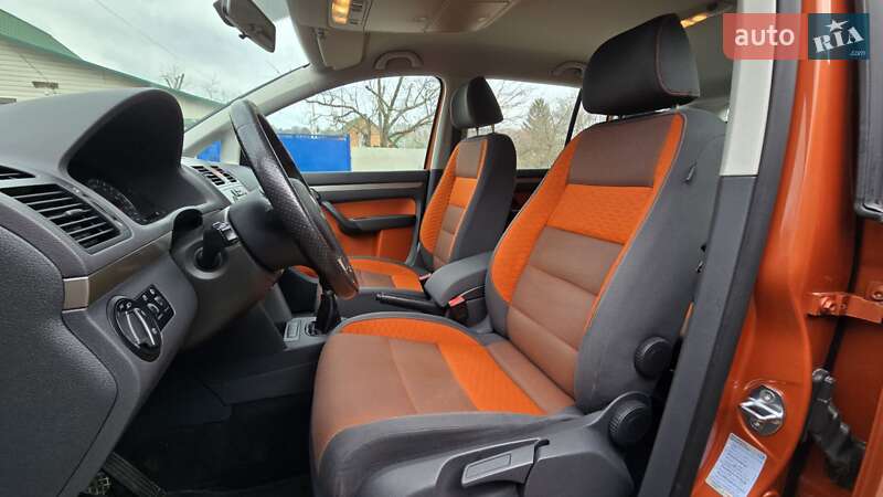 Мінівен Volkswagen Touran 2008 в Полтаві