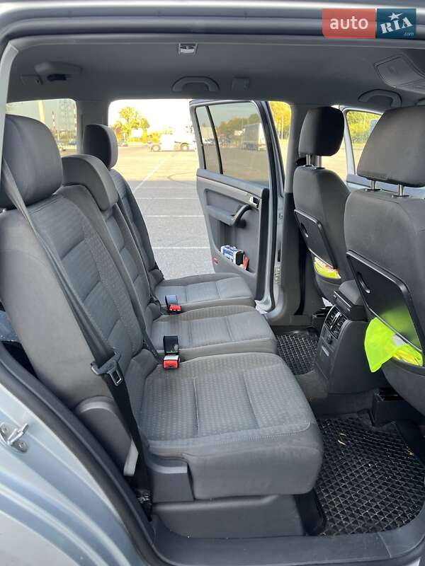 Мінівен Volkswagen Touran 2006 в Олександрії фото 5 Мінівен Volkswagen Touran 2006 в Олександрії