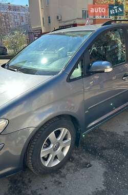 Минивэн Volkswagen Touran 2007 в 