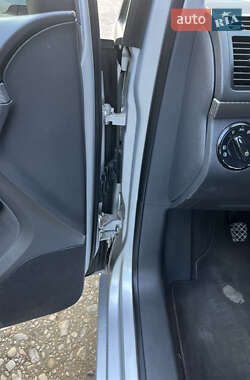 Мінівен Volkswagen Touran 2003 в Чернівцях