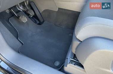 Минивэн Volkswagen Touran 2011 в 