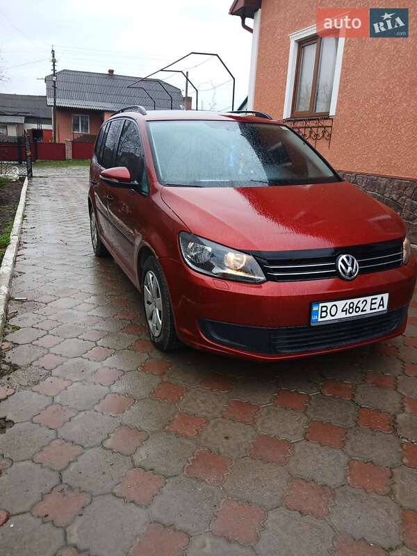 Volkswagen Touran 2011