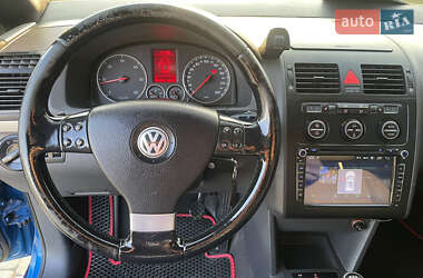 Мінівен Volkswagen Touran 2005 в 