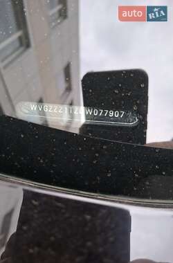 Минивэн Volkswagen Touran 2013 в 