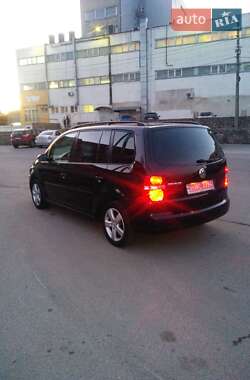 Минивэн Volkswagen Touran 2005 в 