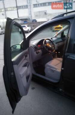 Минивэн Volkswagen Touran 2005 в 