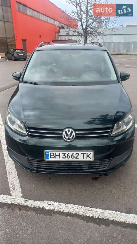 Минивэн Volkswagen Touran 2011 в 