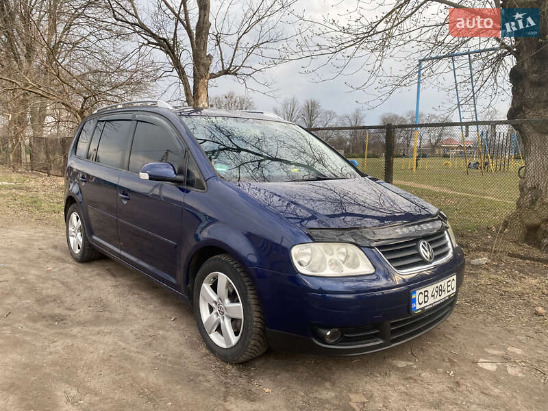 Минивэн Volkswagen Touran 2005 в 
