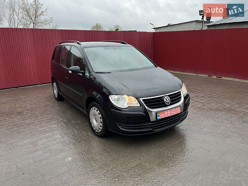 Минивэн Volkswagen Touran 2007 в 