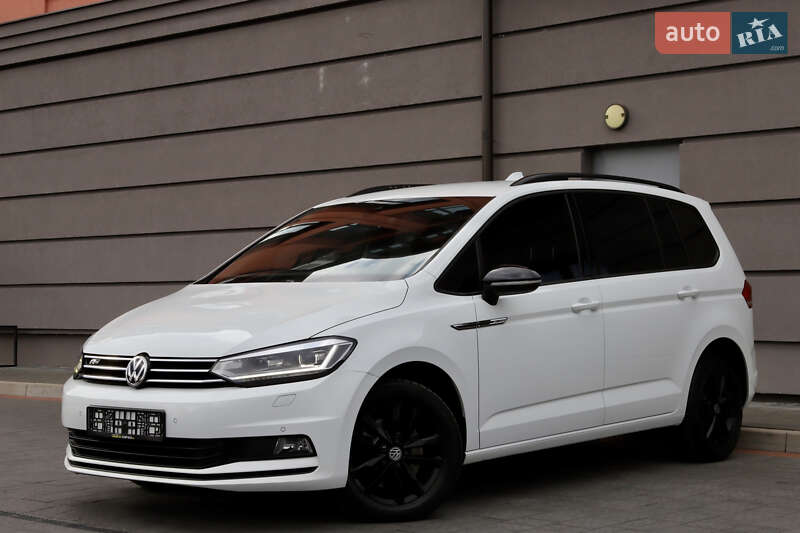 Микровэн Volkswagen Touran 2017 в Дрогобыче