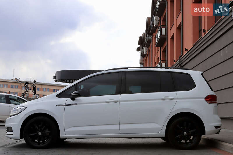 Микровэн Volkswagen Touran 2017 в Дрогобыче