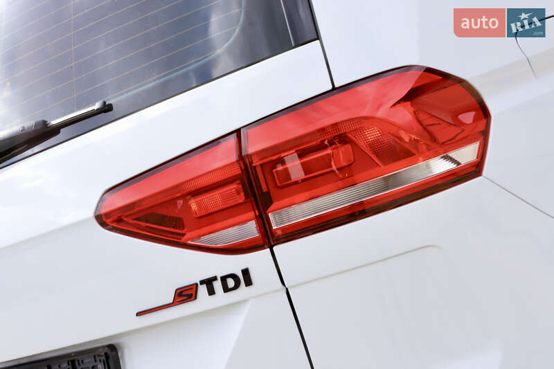 Микровэн Volkswagen Touran 2017 в Дрогобыче