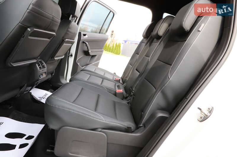 Микровэн Volkswagen Touran 2017 в Дрогобыче