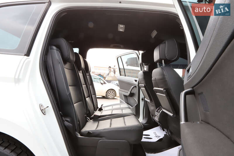 Микровэн Volkswagen Touran 2017 в Дрогобыче